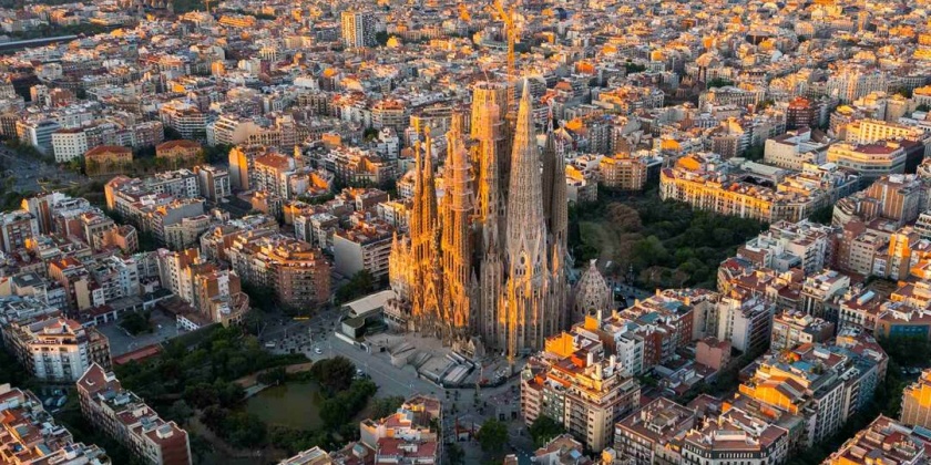 spain-barcelona-sagrada-familia-aerial